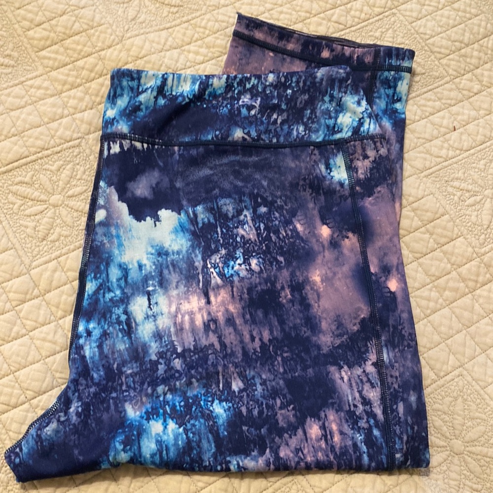 Avenue NWT abstract print womens capri leggings